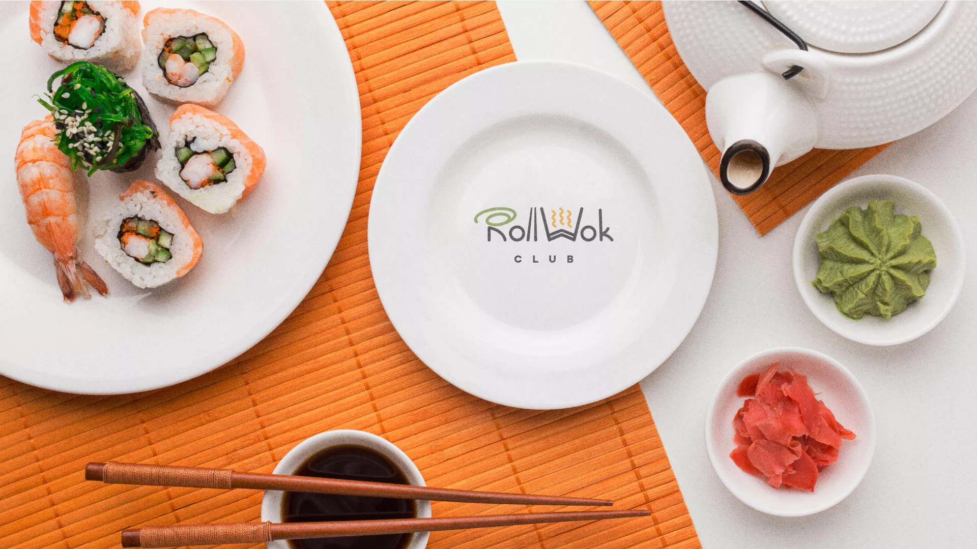 Разработка логотипа и фирменного стиля суши-бара «Roll Wok Club» в Тетюшах